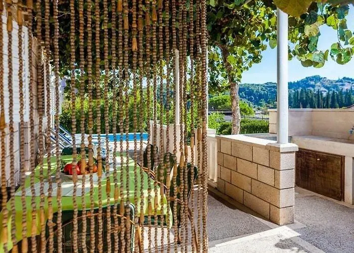 Ferienhaus Garden House - Four Bedroom House With Private Pool