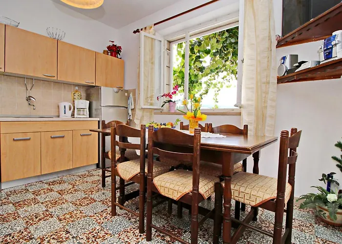 Ferienhaus Garden House - Four Bedroom House With Private Pool
