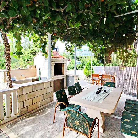 Garden House - Four Bedroom House With Private Pool Σπίτι διακοπών *