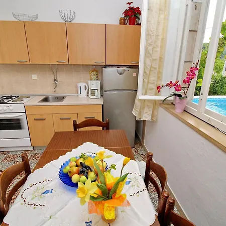 Garden House - Four Bedroom House With Private Pool Σπίτι διακοπών *